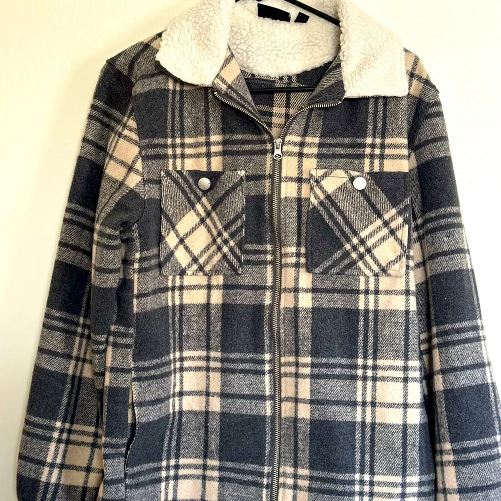 Jacket - Picture 1 of 4